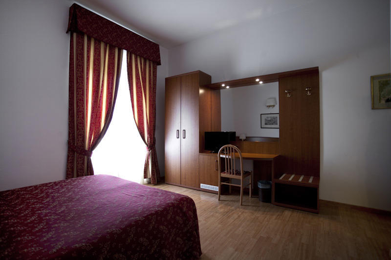 Domus Appia 154 B&B Rome Bilik gambar